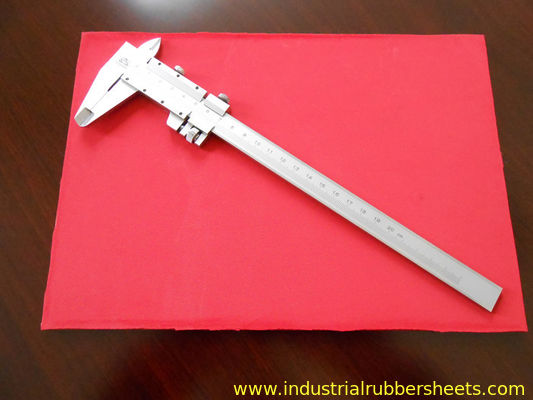 Endüstriyel uygulamalar için yüksek germe dayanıklılığı ve geniş sıcaklık aralığı olan gıda sınıfı doğal kauçuk levhası