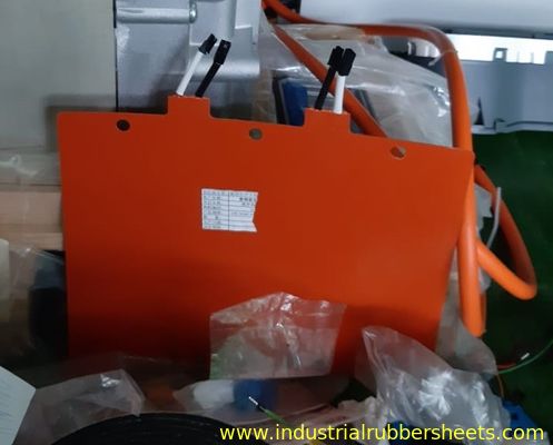 Yüksek Sıcaklık Isıtma Kabiliyetli ve Yeni Enerji Otomobilleri İçin Eşit Isıtmalı Özel Silikon Kauçuk Isıtıcı Ped